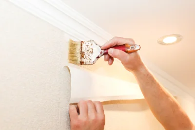 Pose de papier peint à Bornay — revêtements muraux et toiles de verre